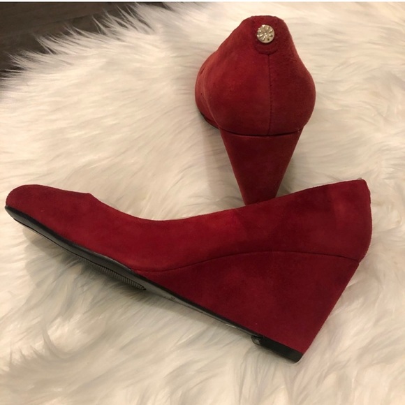 *HOST PICK* New ladies red suede wedge heel shoes. Never worn - Picture 3 of 12